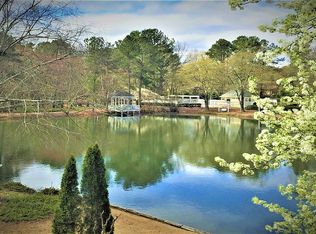 304 Mill Pond Rd, Roswell, GA 30076