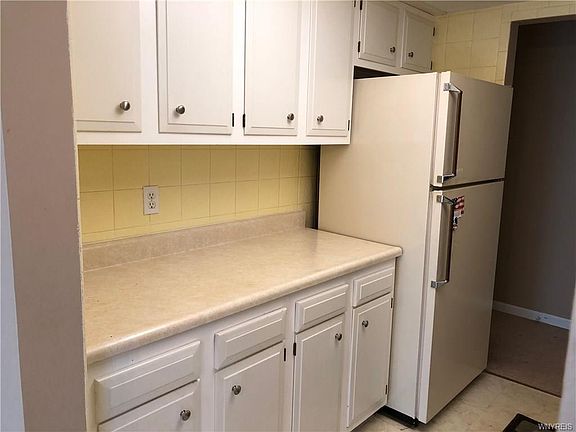 4th image of 304 Joe McCarthy Dr APT 2