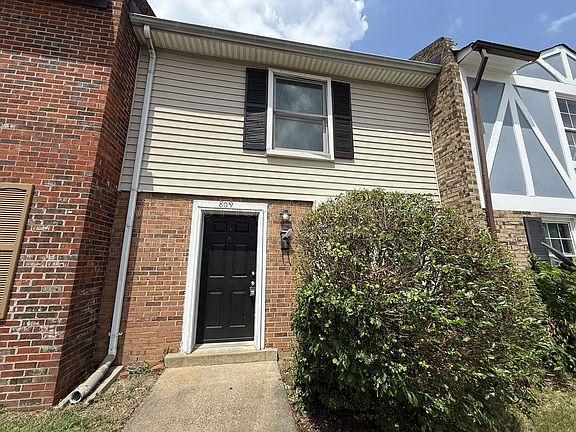 2nd image of 809 Denton Cir