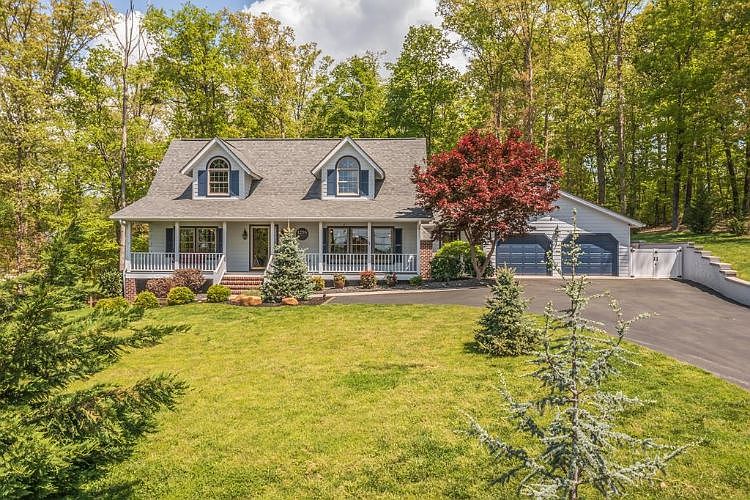 1st image of 1296 Hickory Ln #0