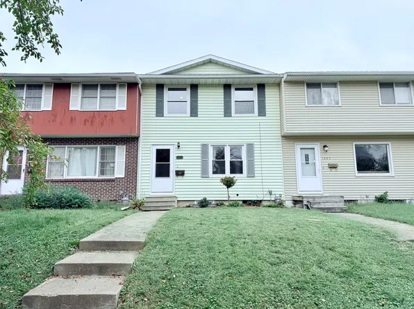1407 W 2nd St, Cedar Falls, IA 50613