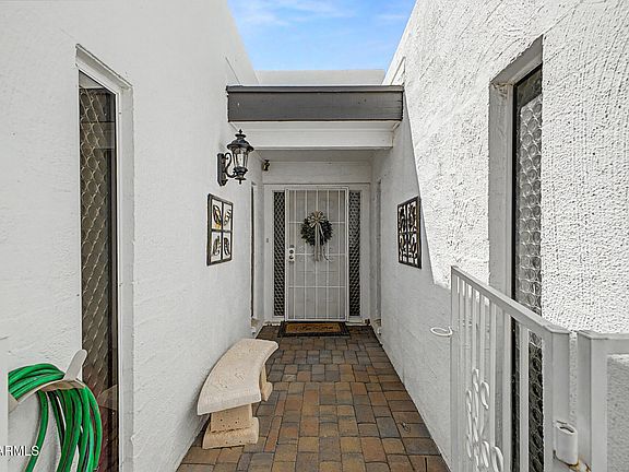 4th image of 621 E CALAVAR Road