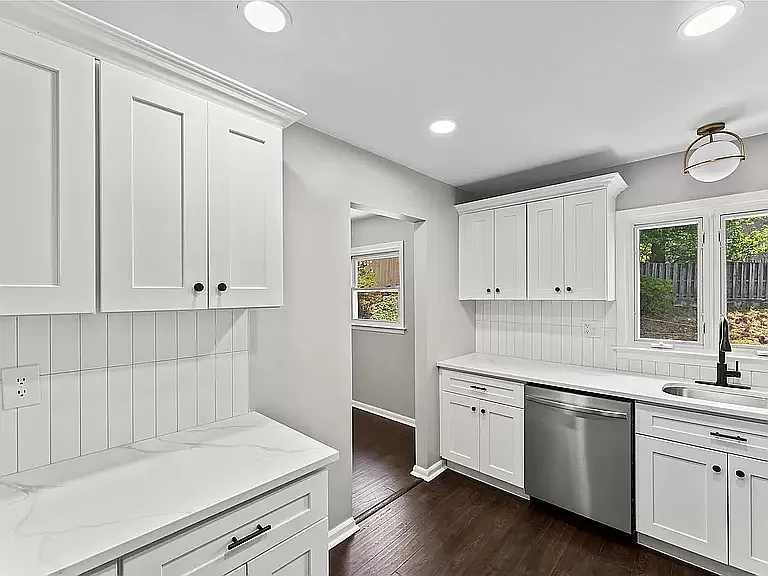 4 bed, $4,050 — Photo 3