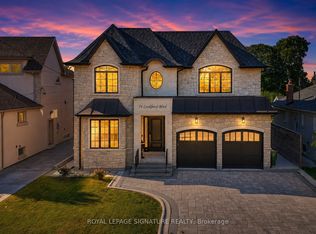 54 Lockheed Blvd, Toronto, ON M9P 2J1