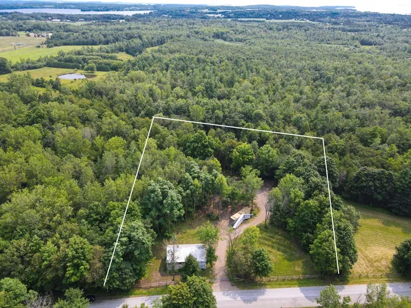 45 Bell Hill Road, Grand Isle, VT 05458