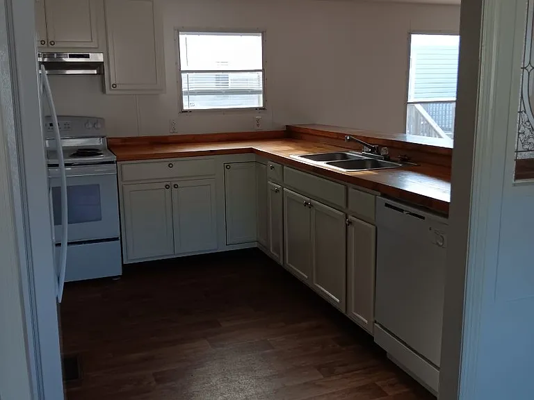 519 W 9th St #B3 — Photo 8