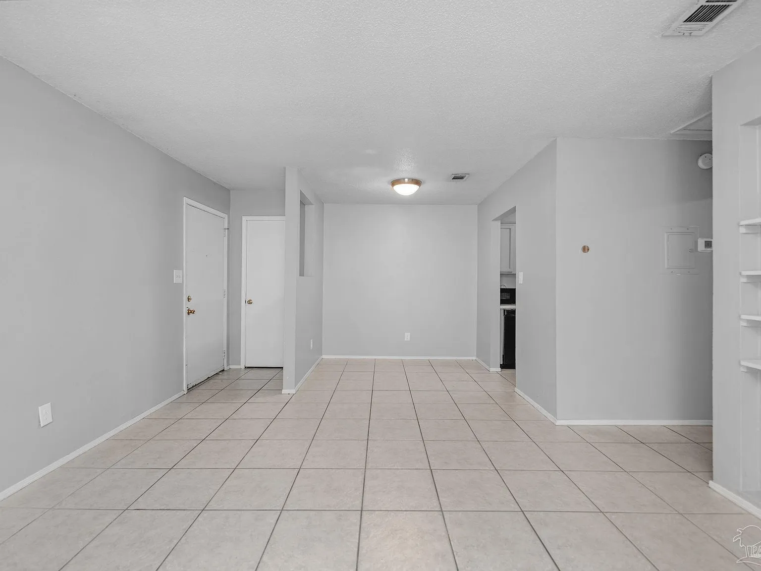 1 bed, 690 sqft, $1,200 — Photo 3