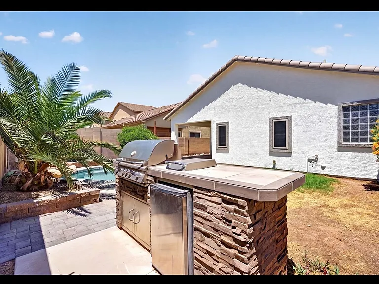 697 W Oak Tree Ln — Photo 29