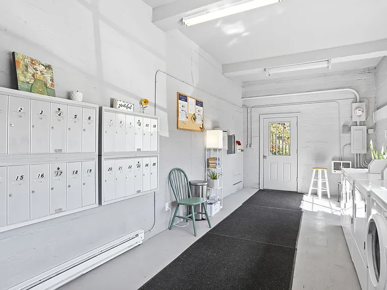1562 NW 1st St #2 — Photo 5