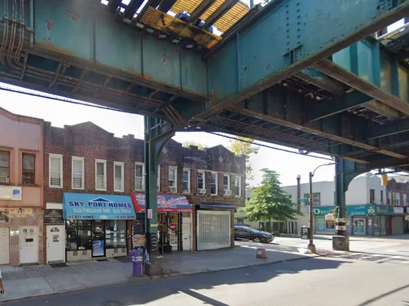 124-04 Jamaica Avenue image 1 of 6