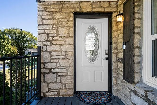 E 17th Pl S — Photo 7