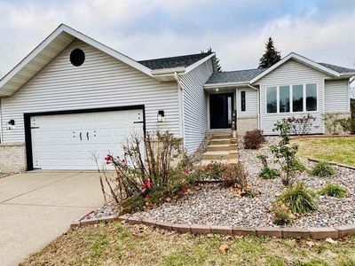 1037 Oak Forest Drive, Onalaska, WI, 54650
