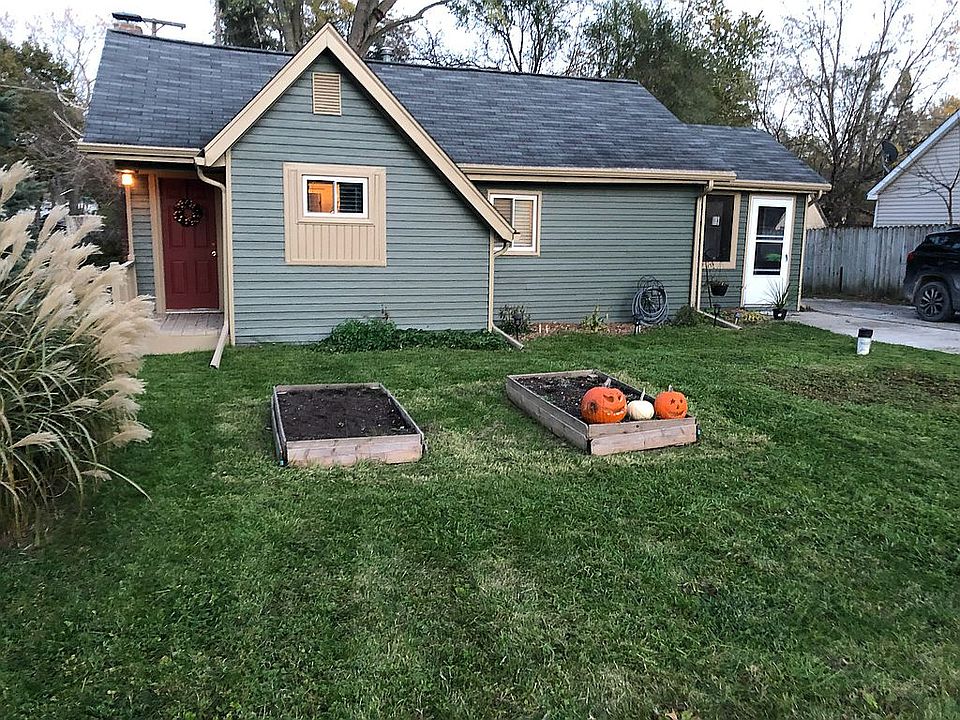 1st image of 9096 Forest Dr