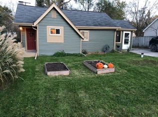 9096 Forest Dr, Whitmore Lake, MI 48189