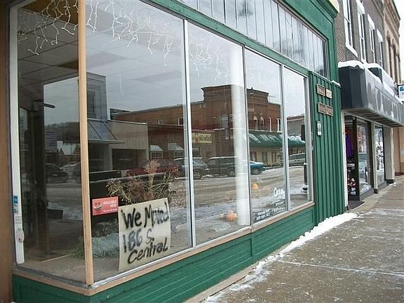 3rd image of 101 W Court St
