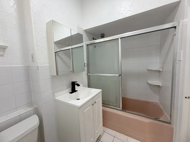 62 Farnham Ave #1 — Photo 4