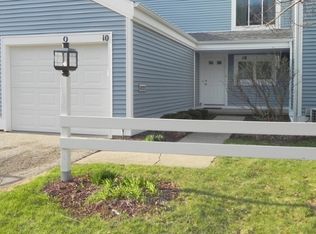 10 Bayberry Trl, Madison, WI 53717