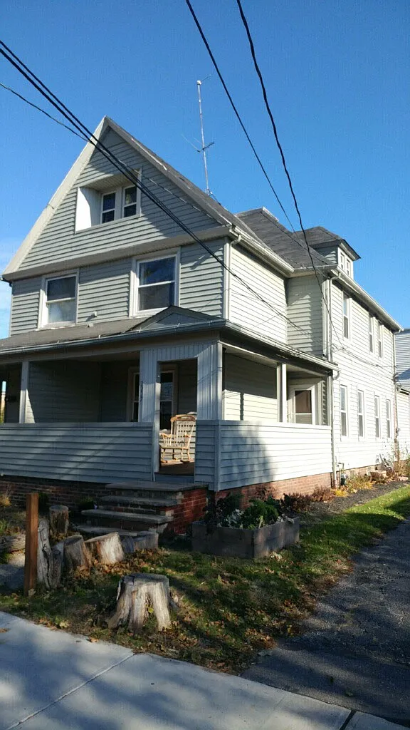 Building Photo - 2225 W 11th St #2225
