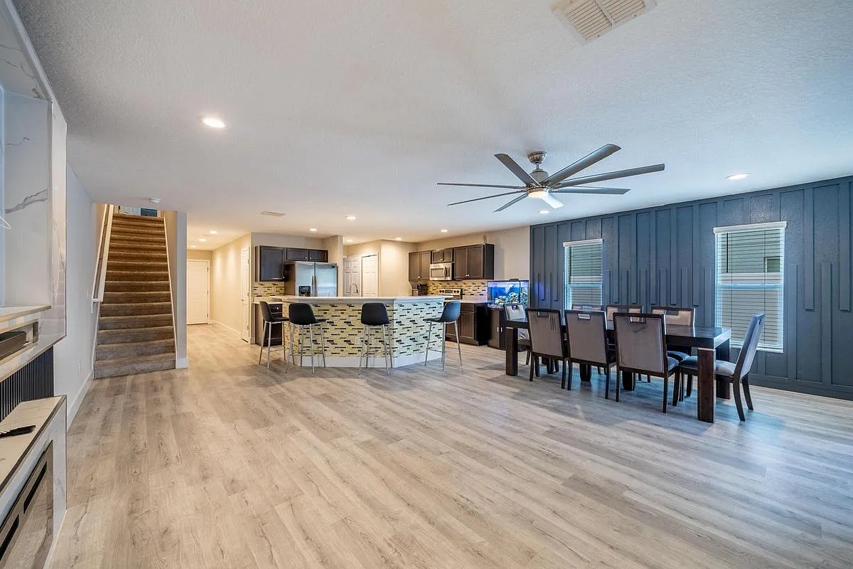 3 bed, 2.5 bath, 1980 sqft, $2,300 — Photo 3