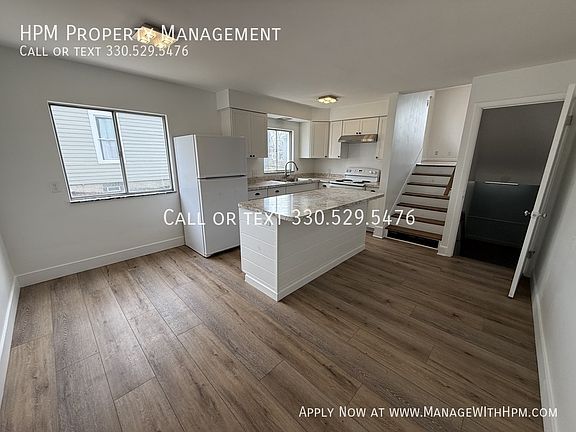 3rd image of 15 W York St