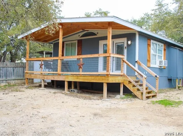 1030 Sir Galahad, Canyon Lake, TX 78133