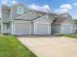 5743 NW Plantation Ln #197-B, Lees Summit, MO 64064