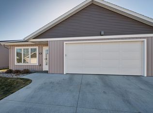 410 Alfred Ct, Eyota, MN 55934