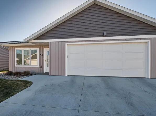 410 Alfred Ct, Eyota, MN 55934