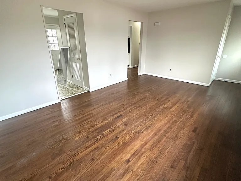 700 Surf Ave — Photo 5