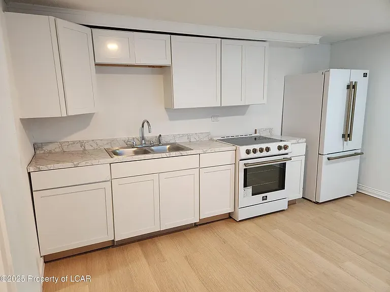 13 Vine St #2 — Photo 5