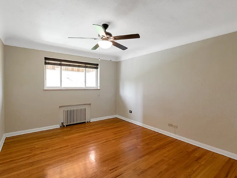 733 E 2nd Ave #203 — Photo 11