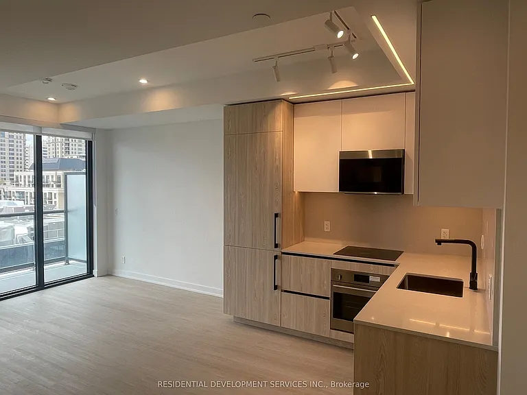 699 Sheppard Ave E #1005 — Photo 2