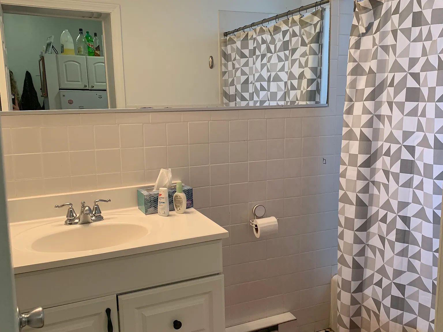 2 bed, 999 sqft, $3,800 — Photo 3