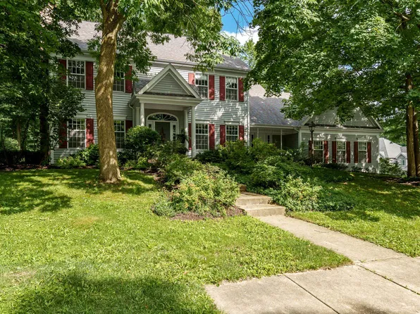 5011 Parliament Pl, Rockford, IL 61107