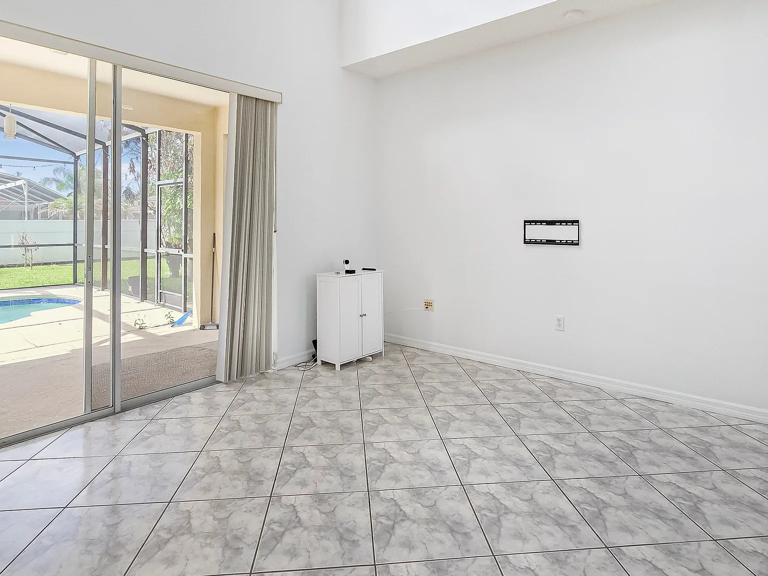 Pool Home in Poinciana — Photo 4