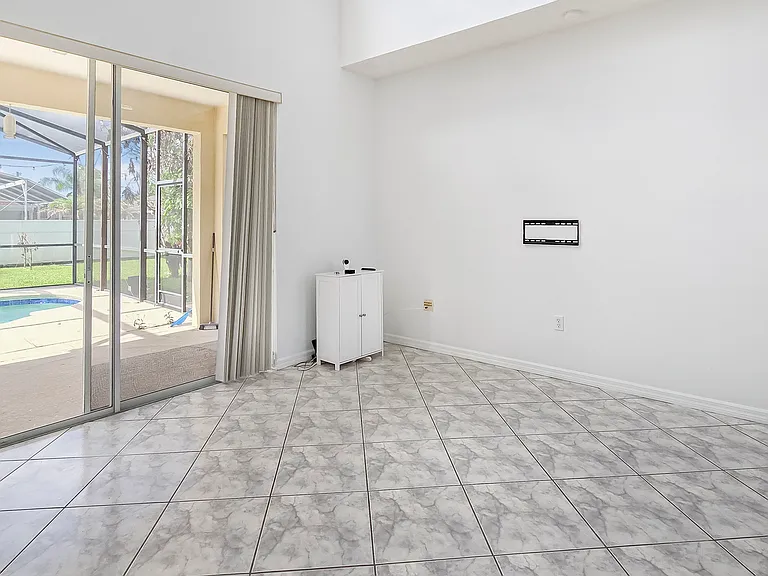 408 Eagle Dr — Photo 4