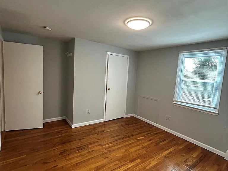14 Walnut Ave E — Photo 5