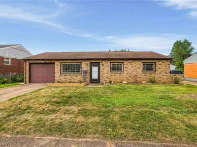 2446 Regentview St NE, Canton, OH, 44705