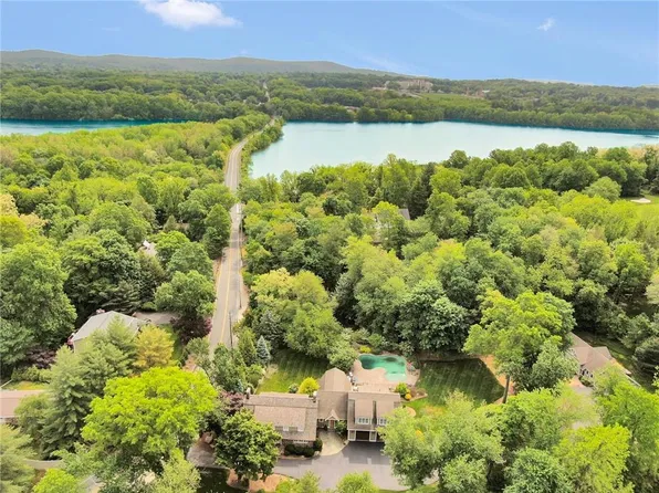 13-15 Sickletown Road, Pearl River, NY 10965