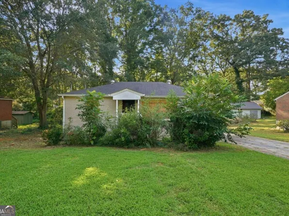 1877 Selwyn Dr, Decatur, GA 30035