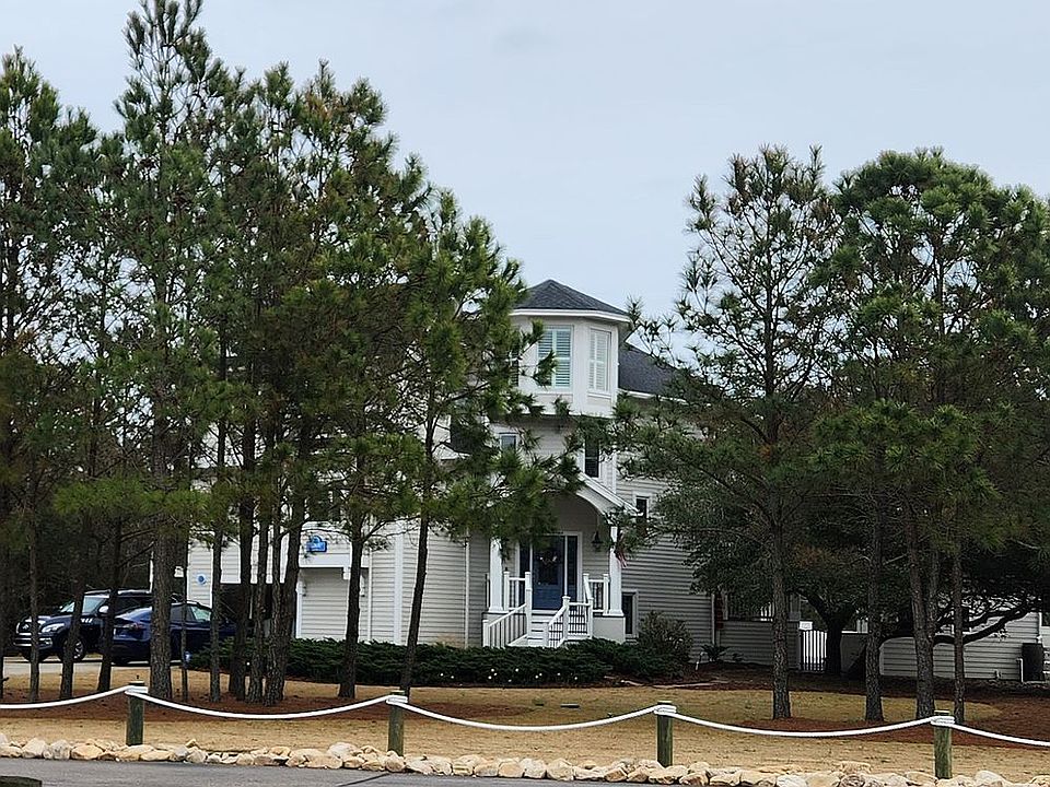 2nd image of 867 Seaspray Cres