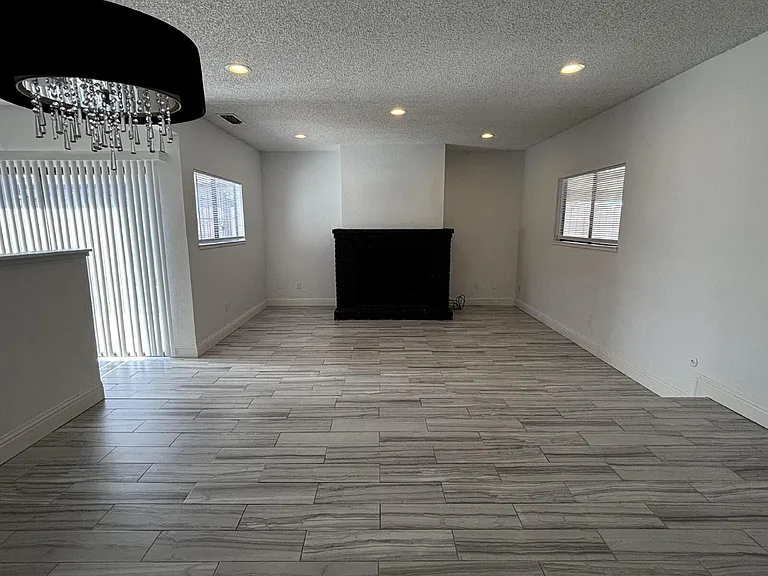 2405 Dels Ln — Photo 7