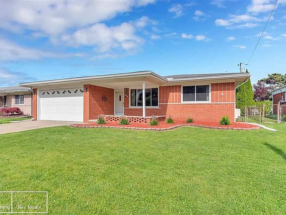 4th image of 30628 Saint Onge Cir