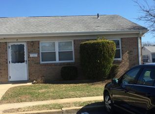 8 River Ln, Brick, NJ 08724
