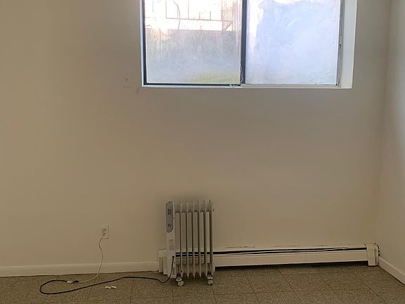 3rd image of 10119 Martense Ave APT 1R