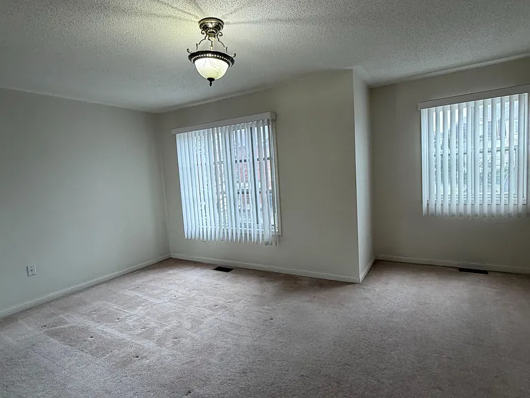 179 Dallimore Cir — Photo 5