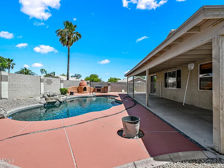 16224 W Jefferson St — Photo 30