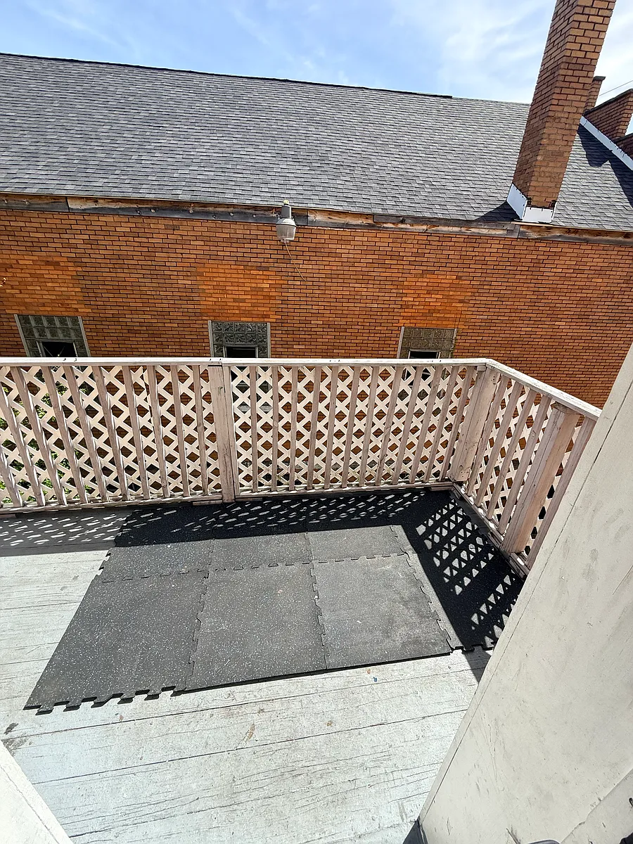 Building Photo - 800 Melrose Ave #2