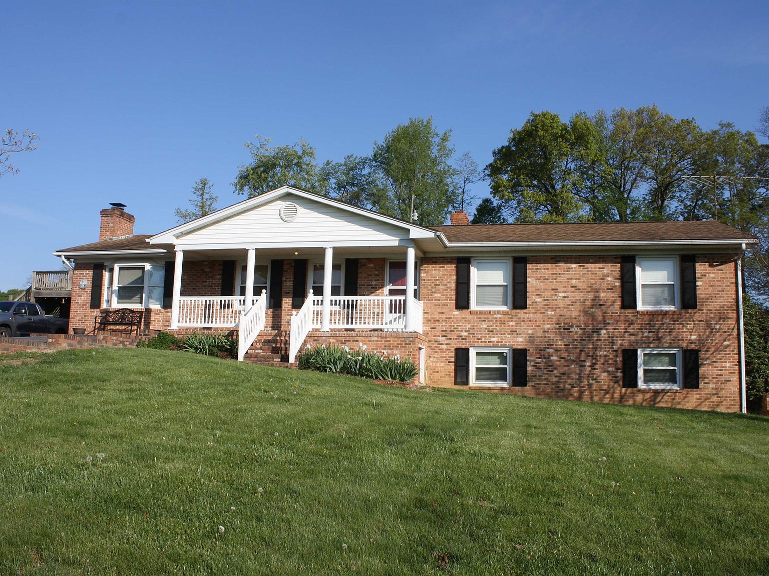 7111 N Lee Hwy, Raphine, VA 24472 Zillow
