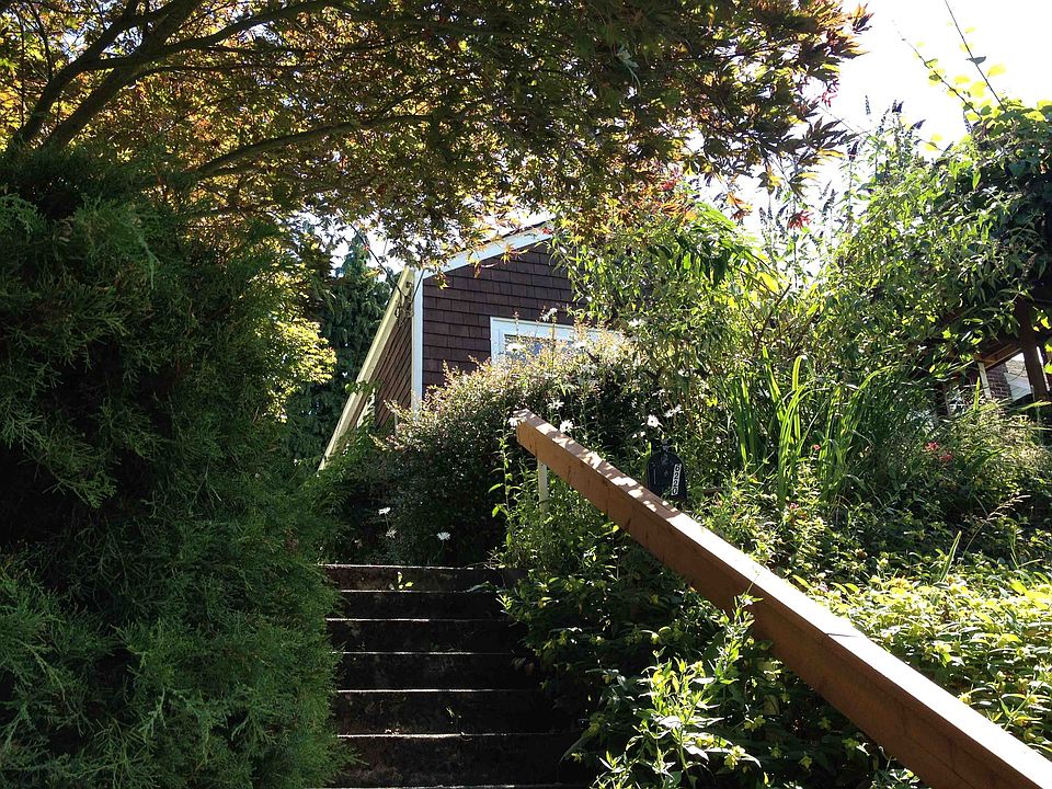 2nd image of 6220 28th Ave NE